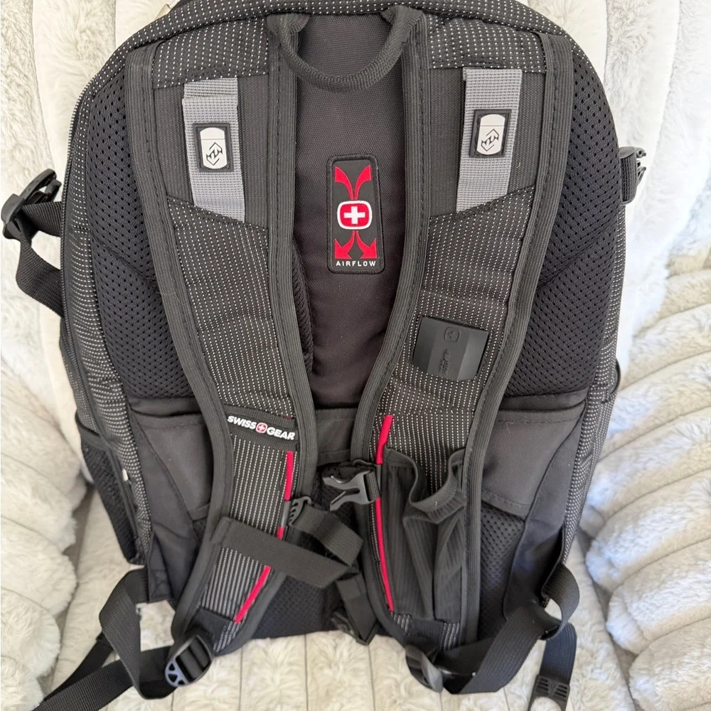 SwissGear Black Backpack — Padded Laptop & Travel Organizer